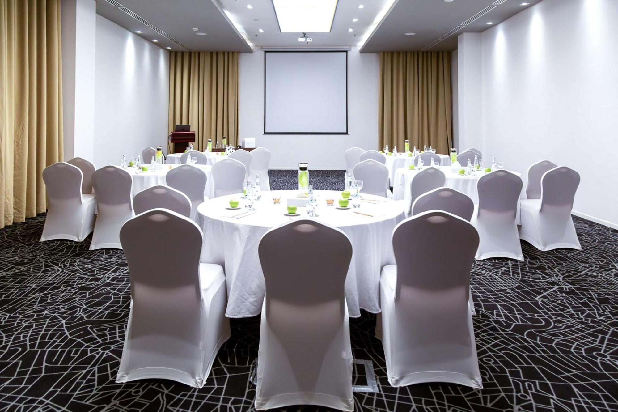 Radisson Hotel & Apartments Dammam Industrial City Bagian luar foto