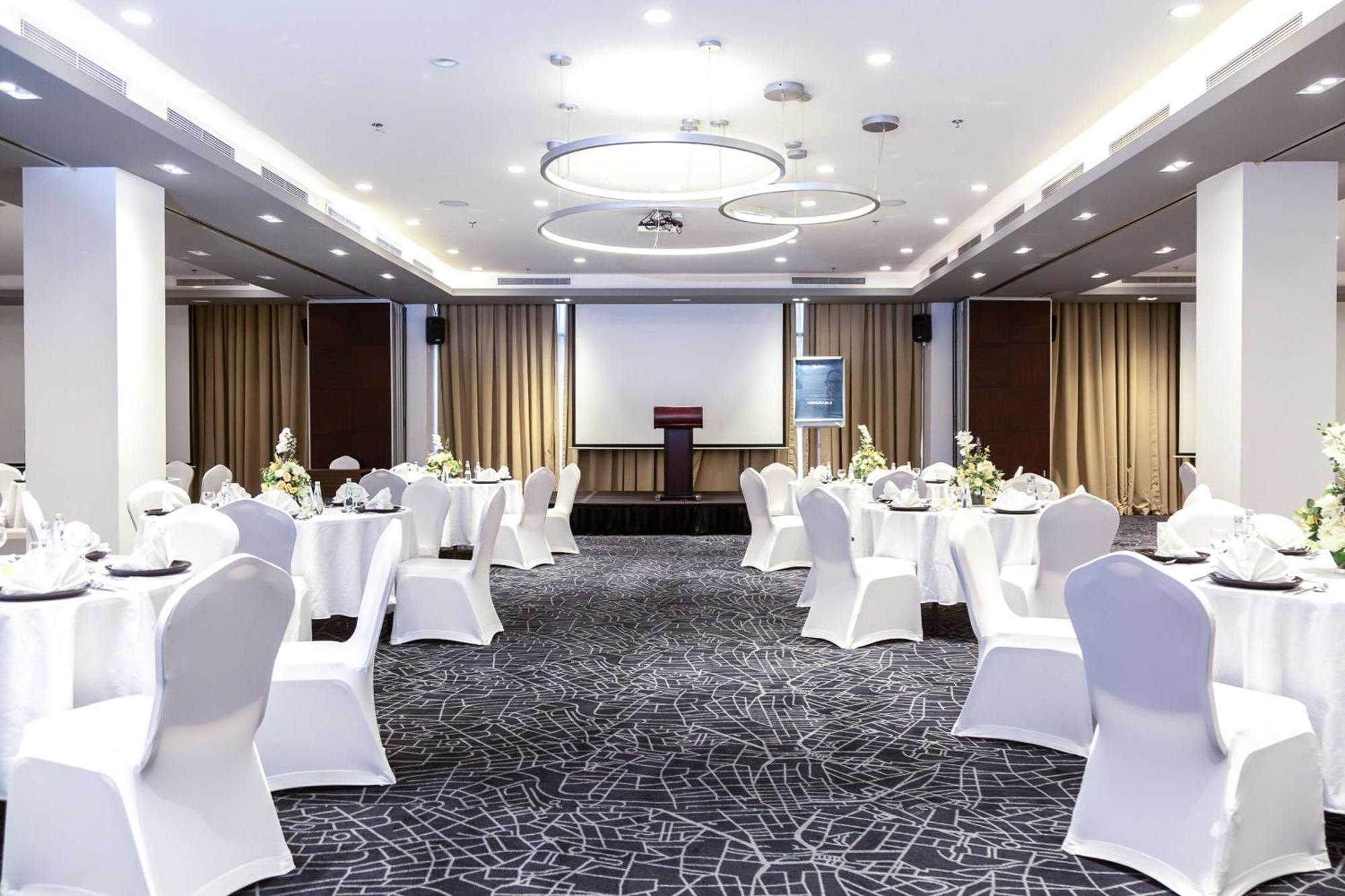 Radisson Hotel & Apartments Dammam Industrial City Bagian luar foto