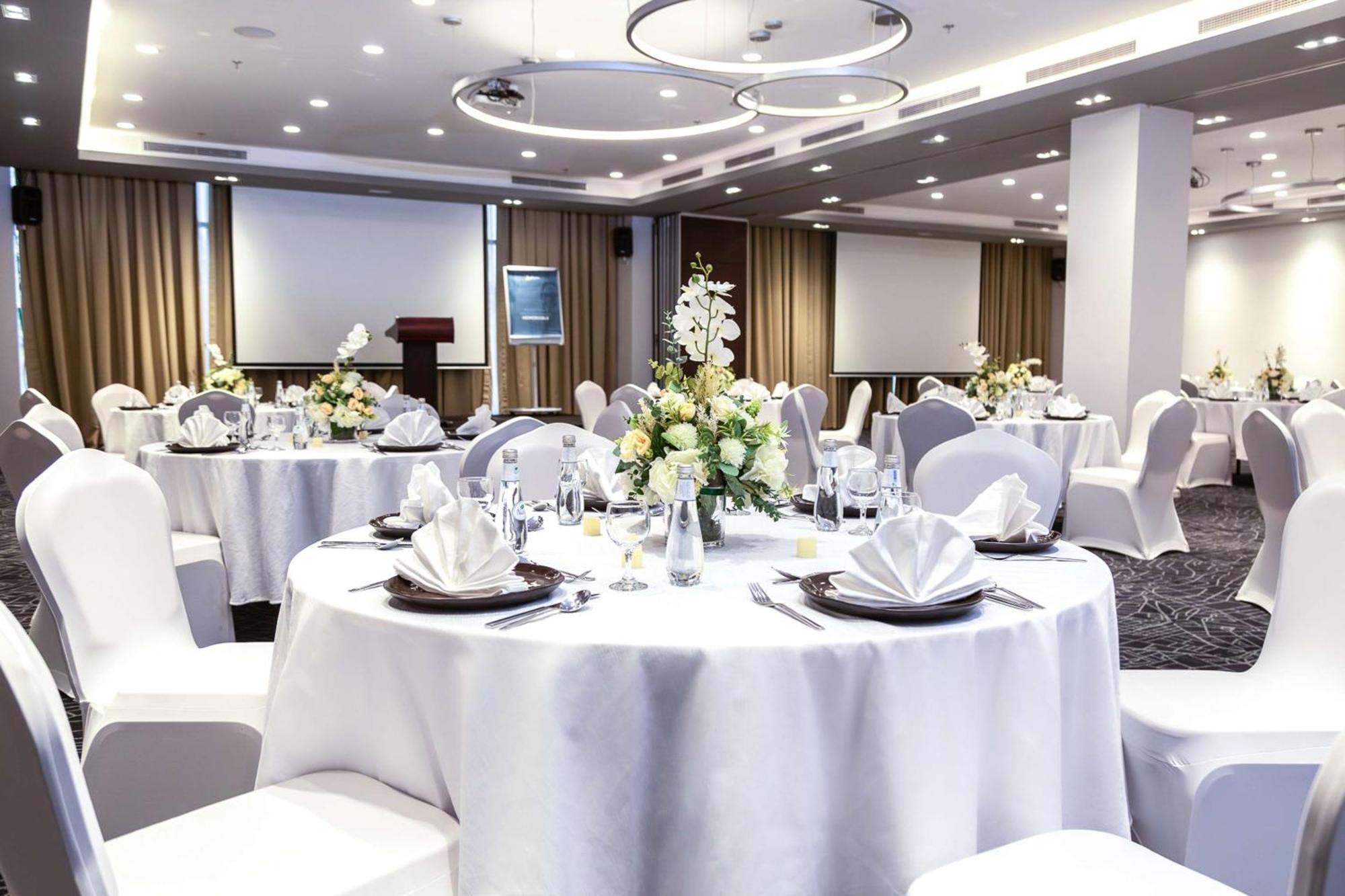 Radisson Hotel & Apartments Dammam Industrial City Bagian luar foto