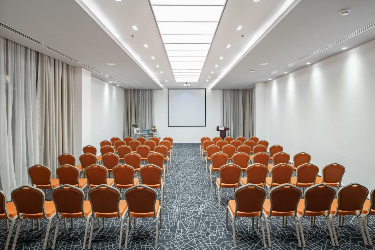 Radisson Hotel & Apartments Dammam Industrial City Bagian luar foto